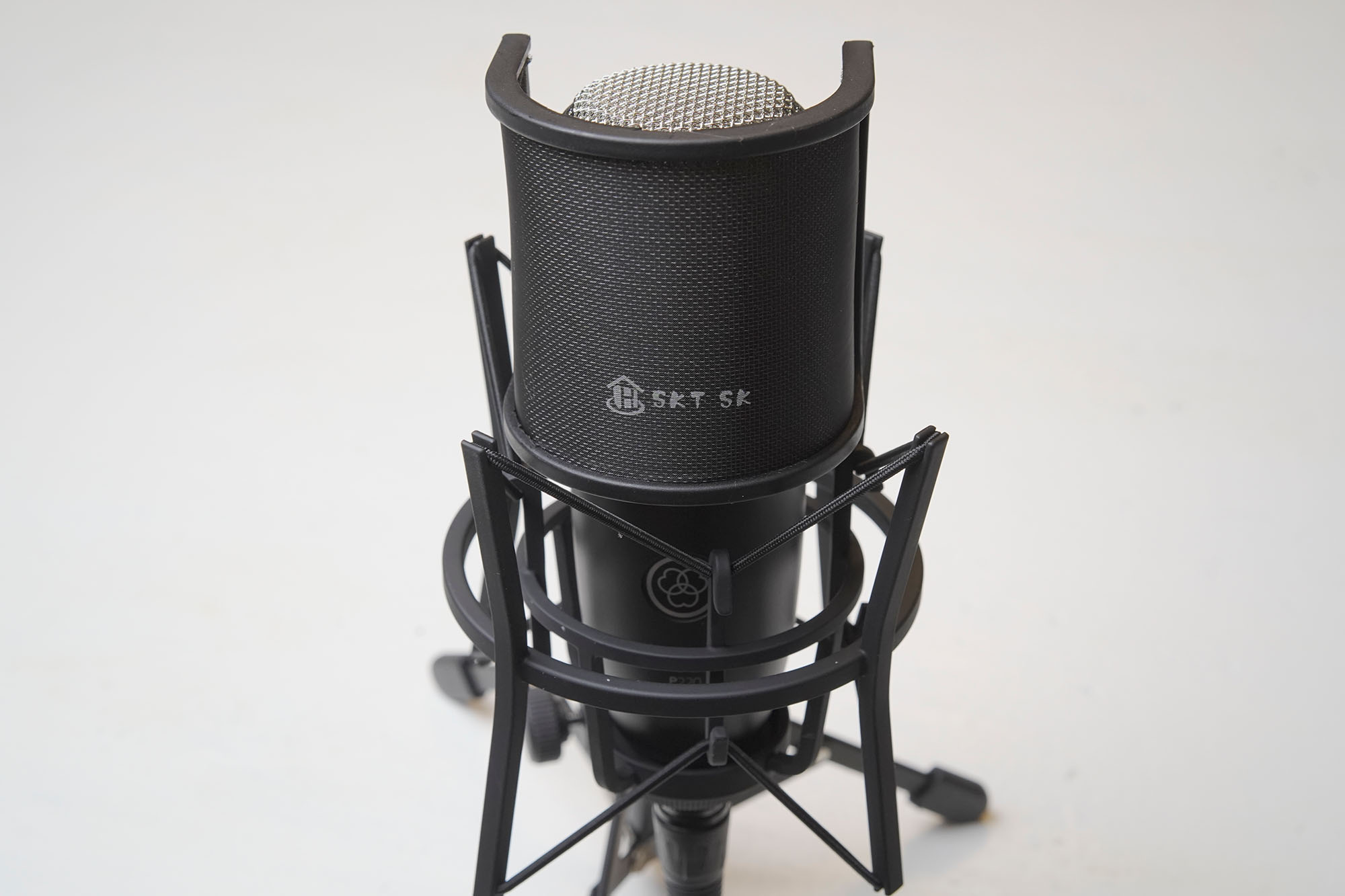 AKG P220 コンデンサーマイク-