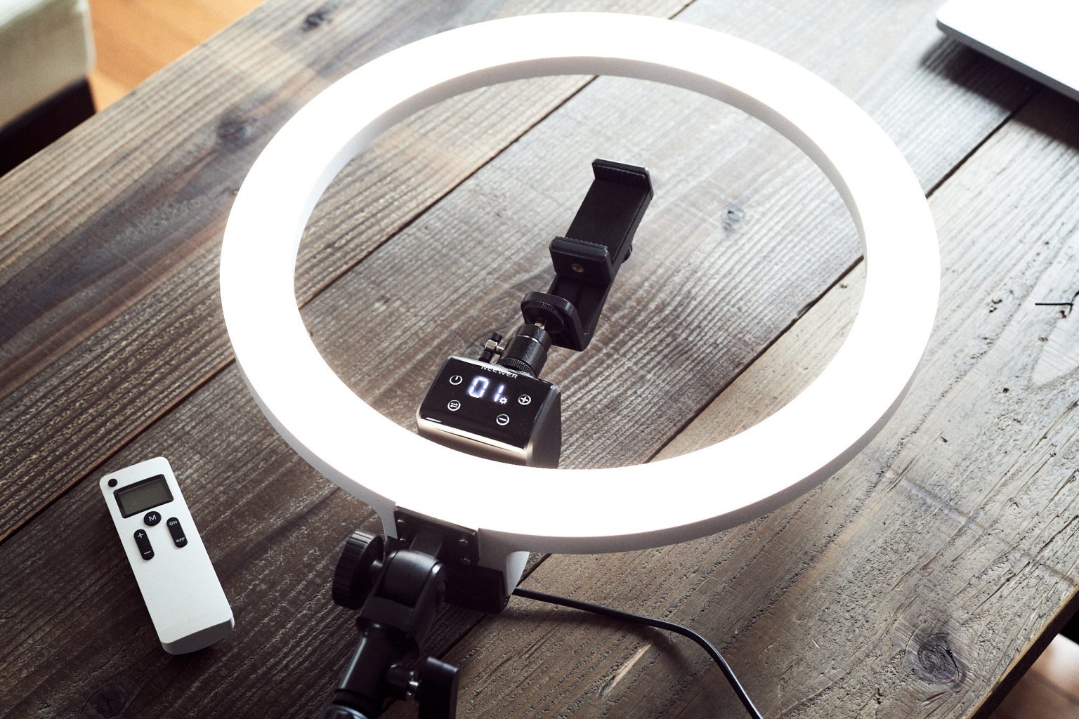 Neewerの16インチ LEDリングライトは物撮りにも使える - jittodesign blog