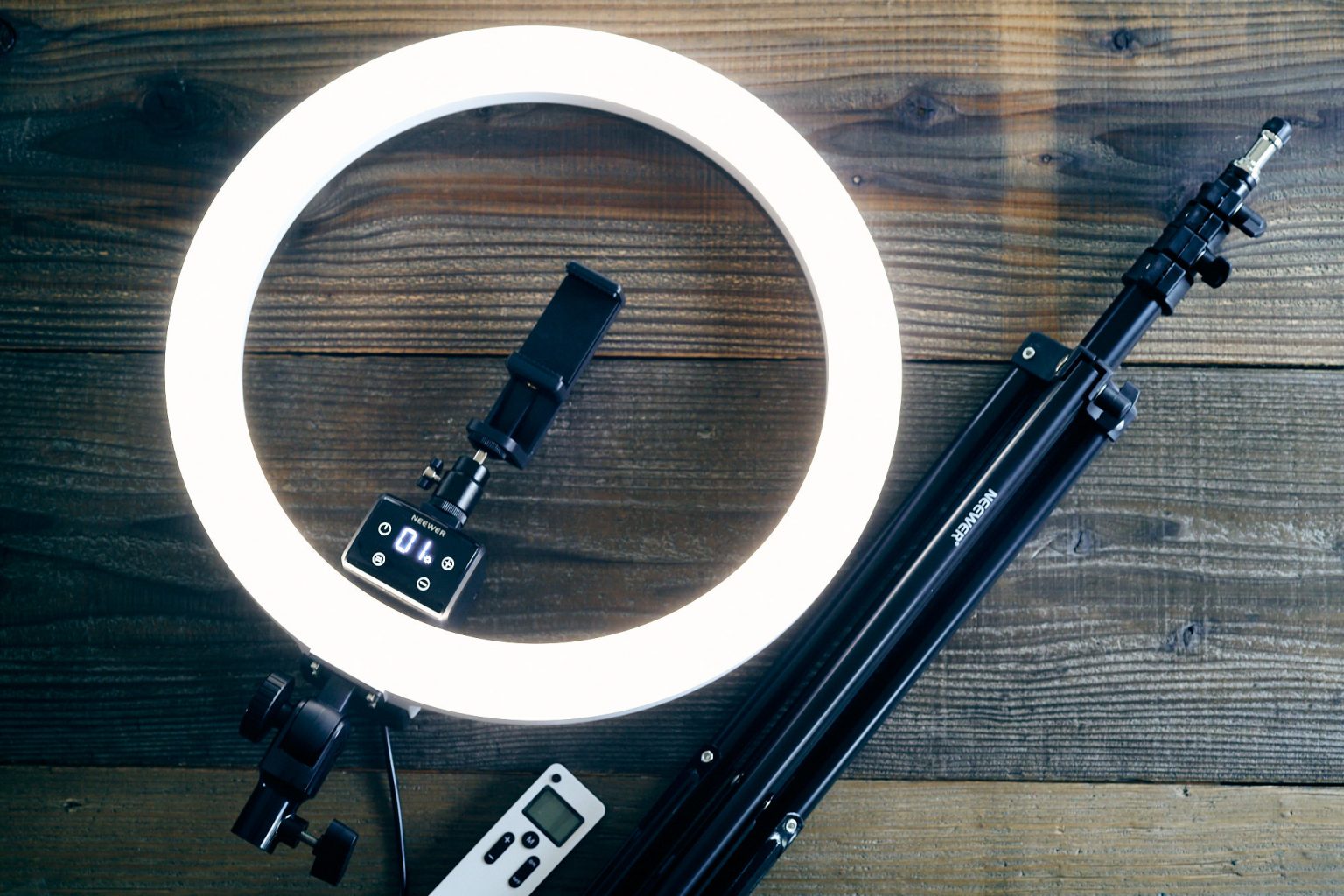 Neewerの16インチ LEDリングライトは物撮りにも使える - jittodesign blog